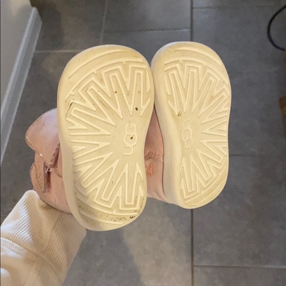 Used Pink UGG’s! - Picture 3 of 3